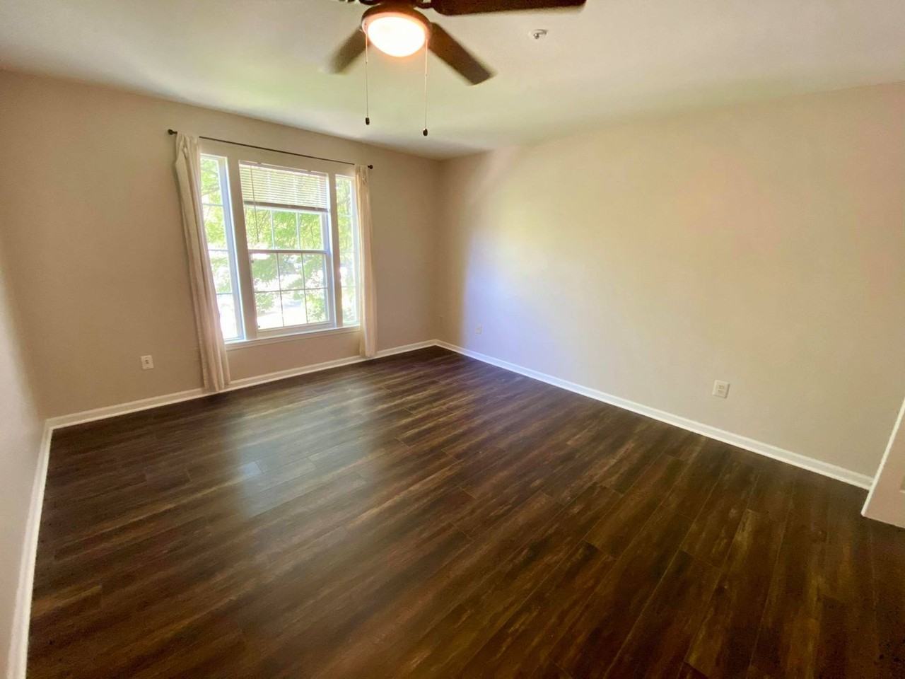 9105 Lincolnshire Ct - Photo 7 of 15