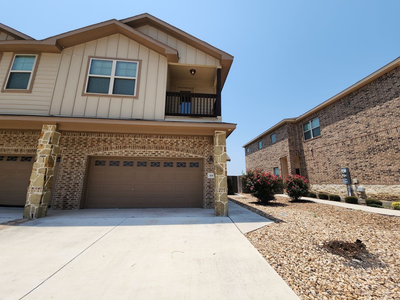 319 Creekside Curv - Photo 2 of 30