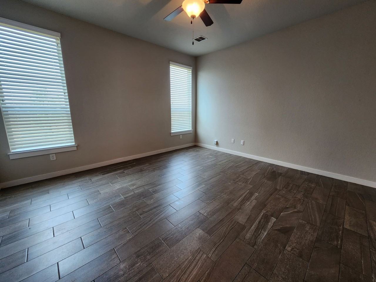 319 Creekside Curv - Photo 6 of 30