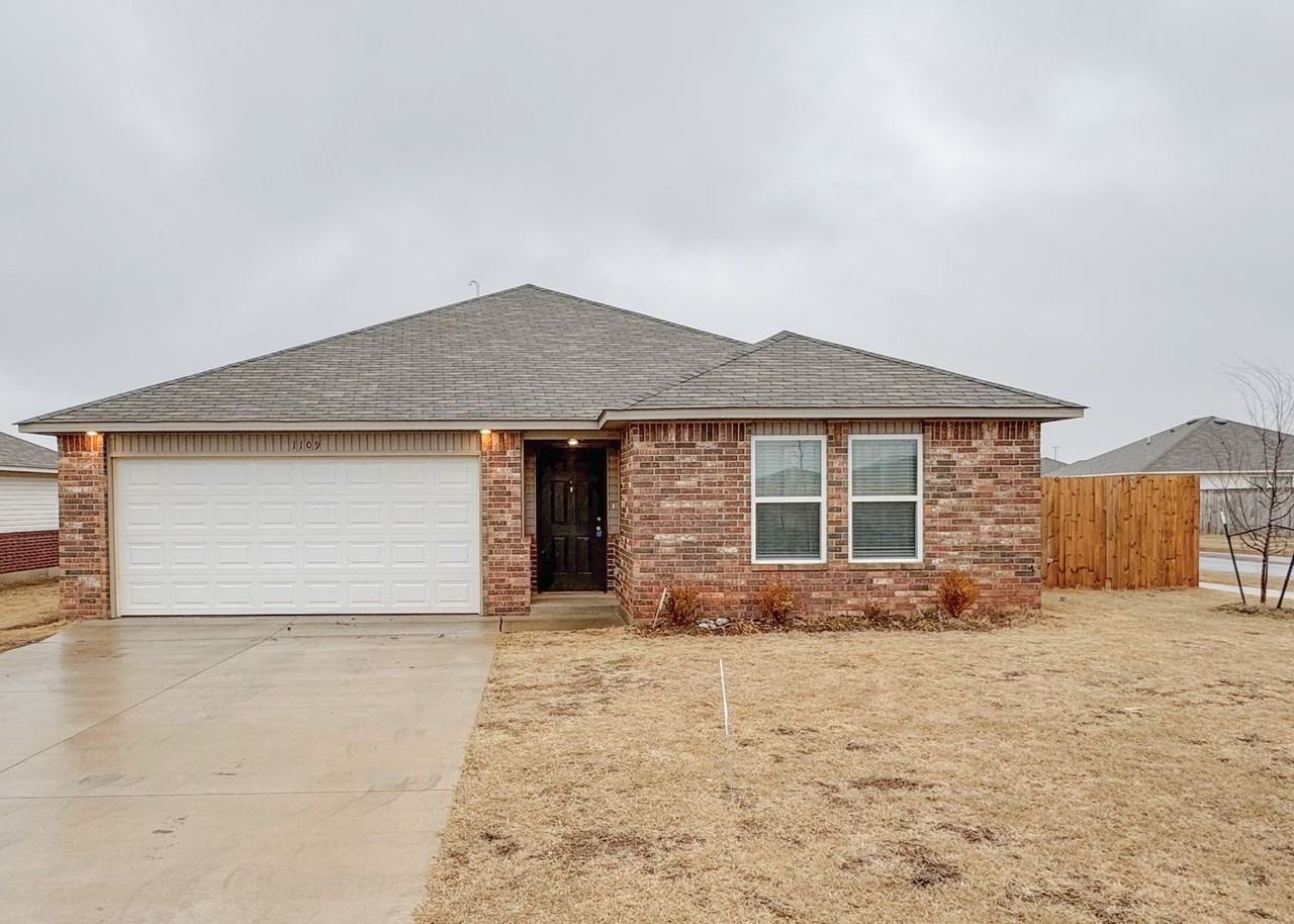 1109 S Appaloosa Ln - Photo 2 of 24