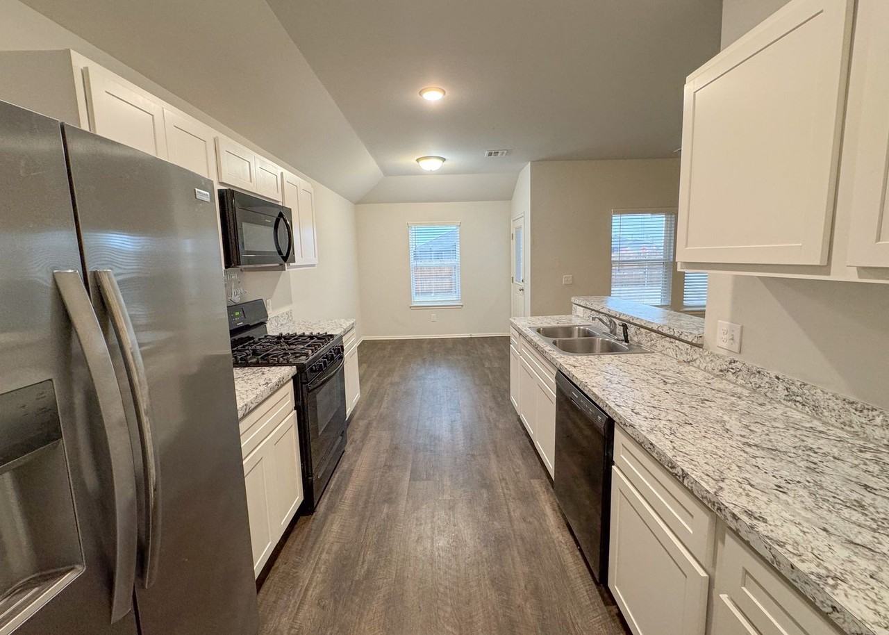 1109 S Appaloosa Ln - Photo 4 of 24