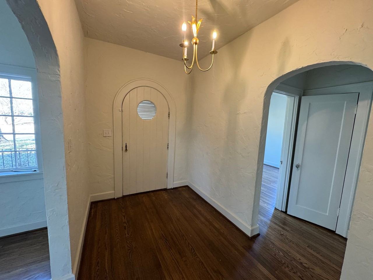 107 Mountary Cir - Photo 2 of 16