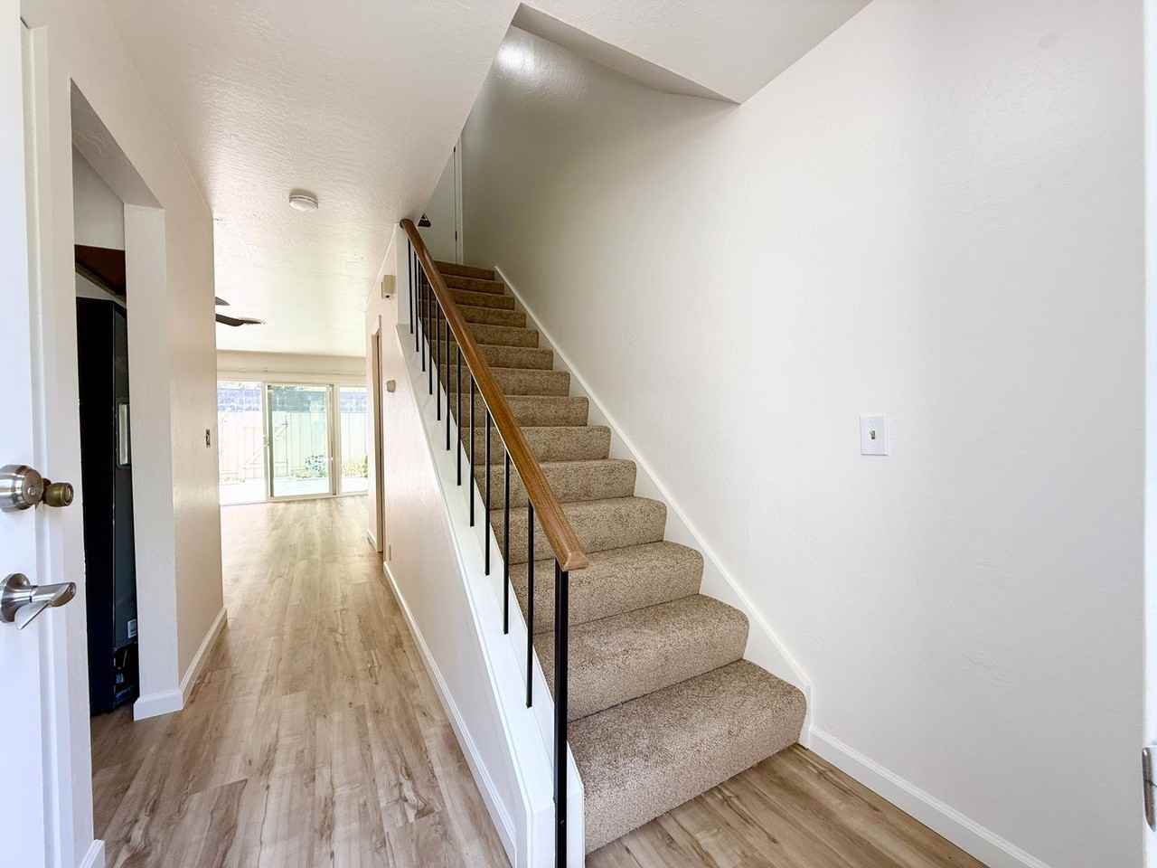 1254 Terra Nova Blvd - Photo 4 of 32