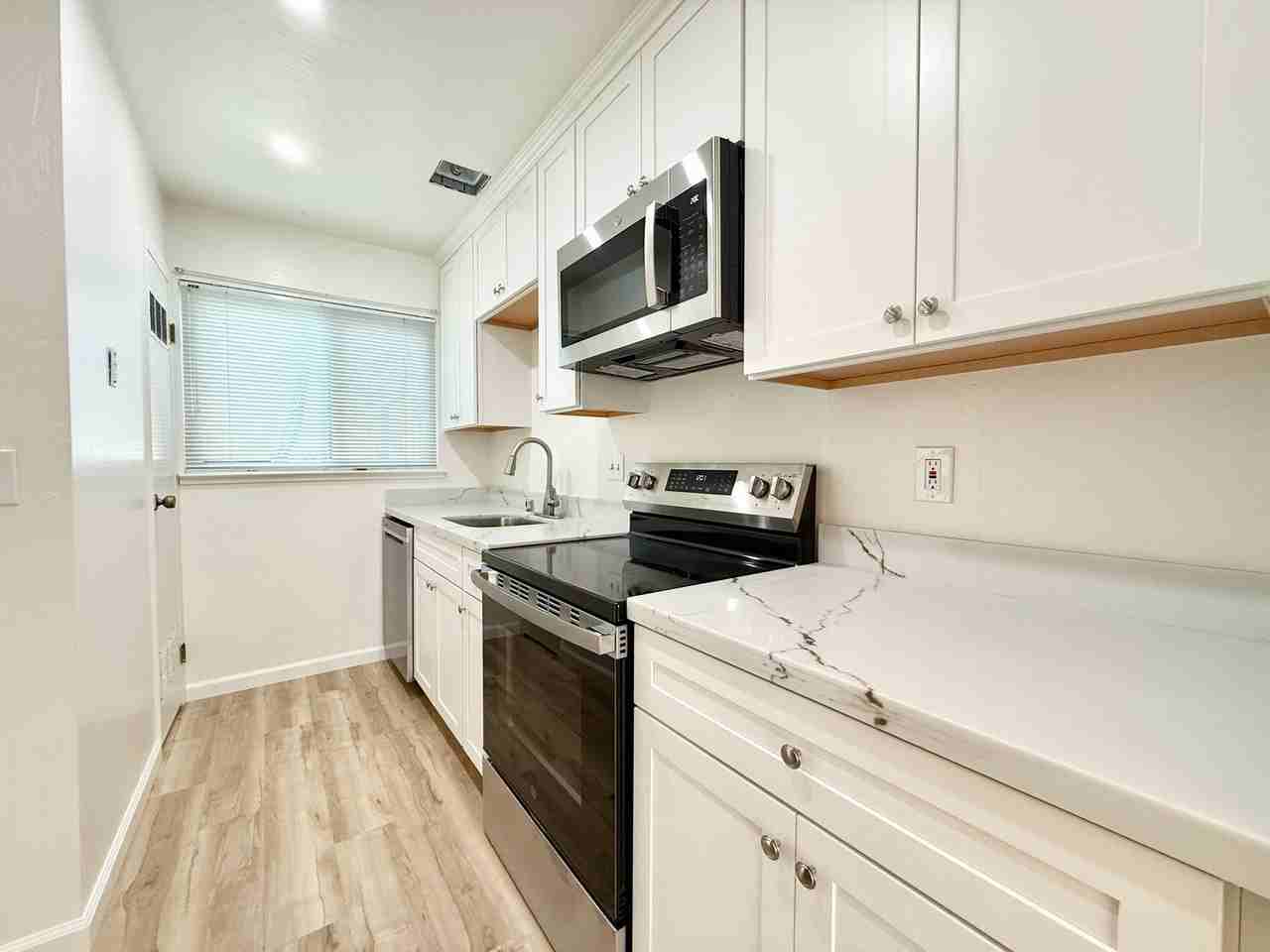 1254 Terra Nova Blvd - Photo 7 of 32