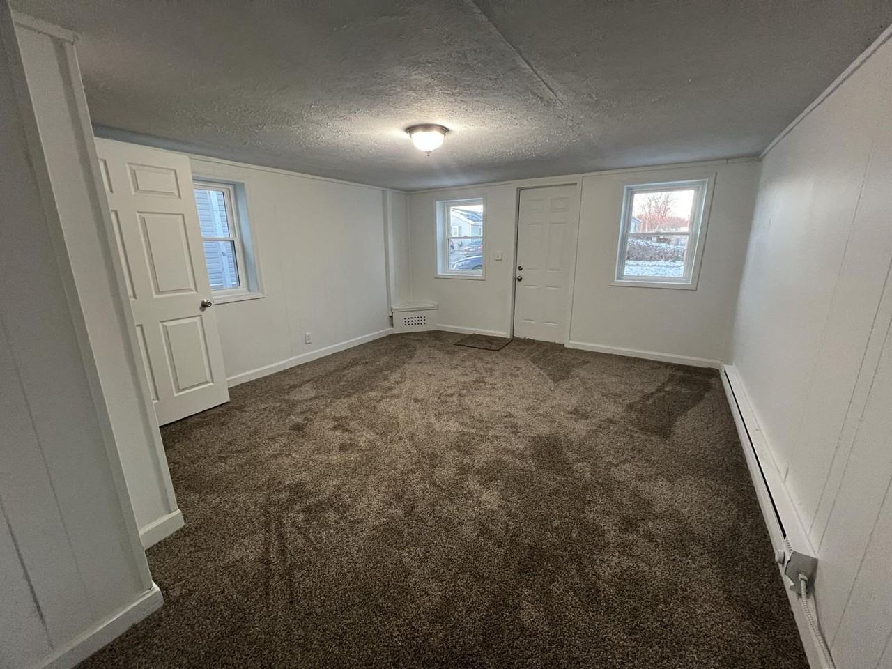 185 Monroe St - Photo 3 of 10