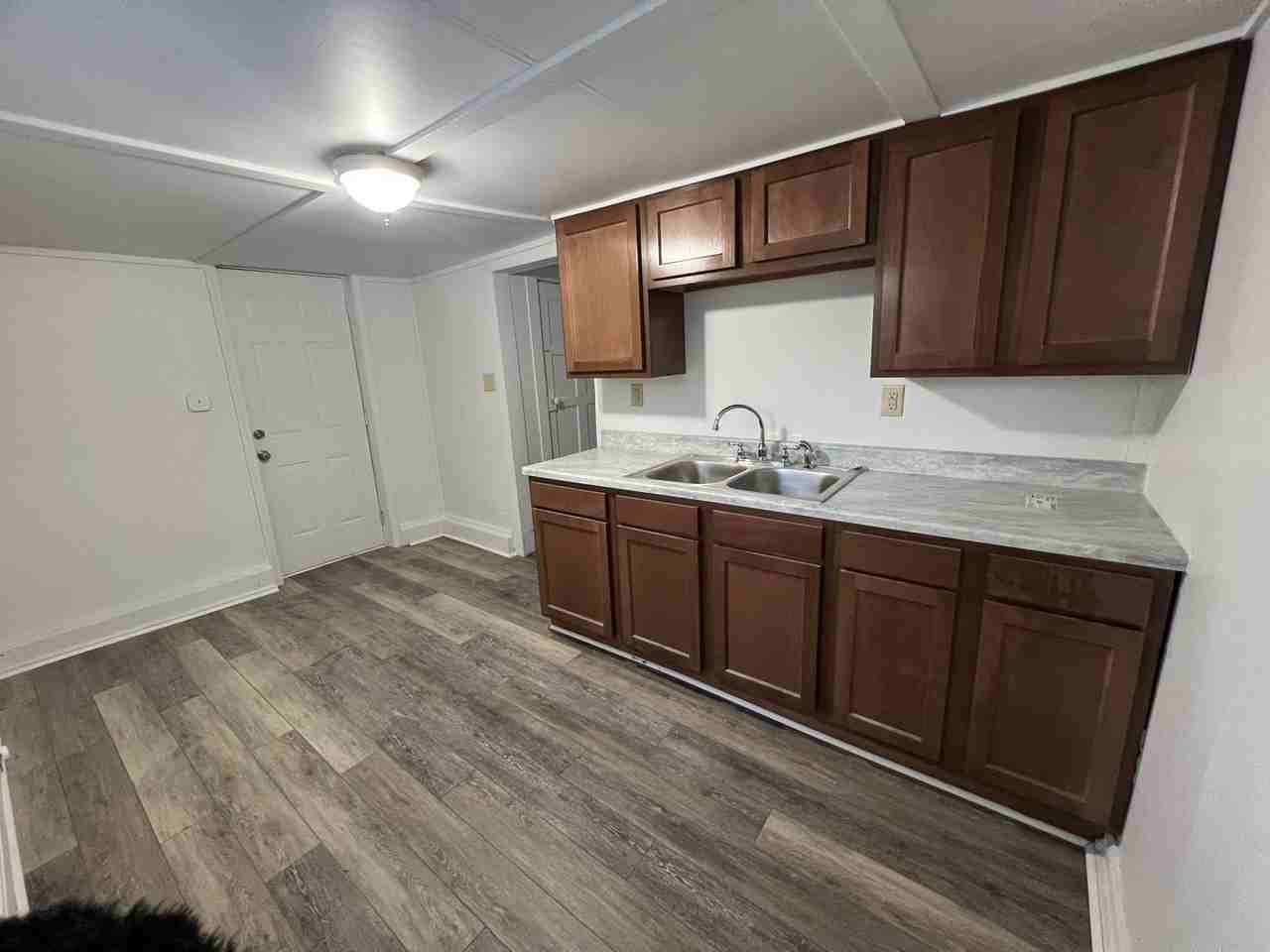 185 Monroe St - Photo 6 of 10