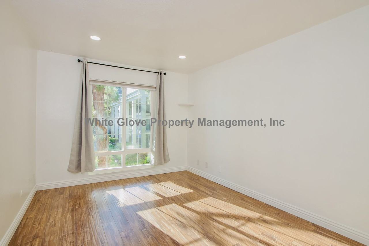 102 Scholz Plz - Photo 5 of 15