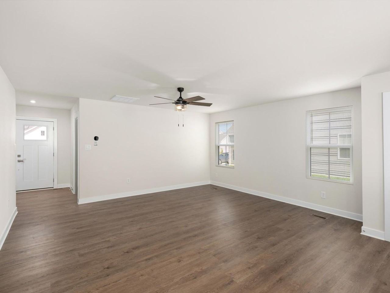 22639 Terri Ln - Photo 4 of 39