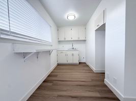 featured image of 1239 Oak Grove Ave