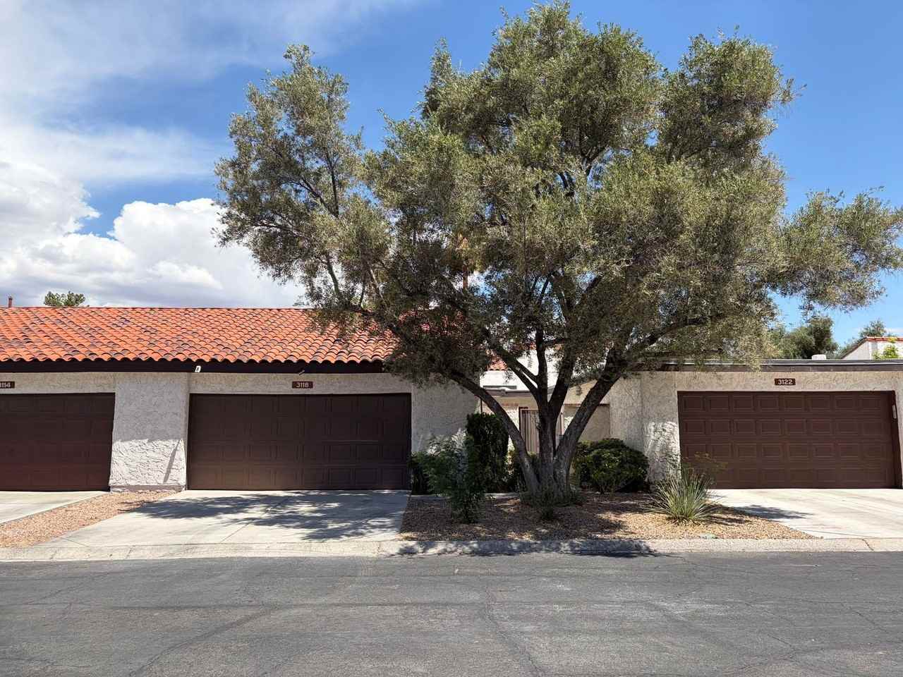 3118 Espanol Dr - Photo 2 of 18