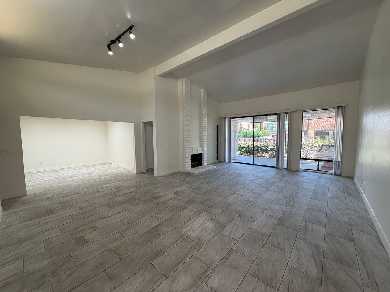 3118 Espanol Dr - Photo 3 of 18