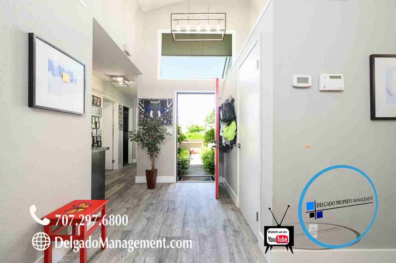 746 Tulip Ct - Photo 4 of 45