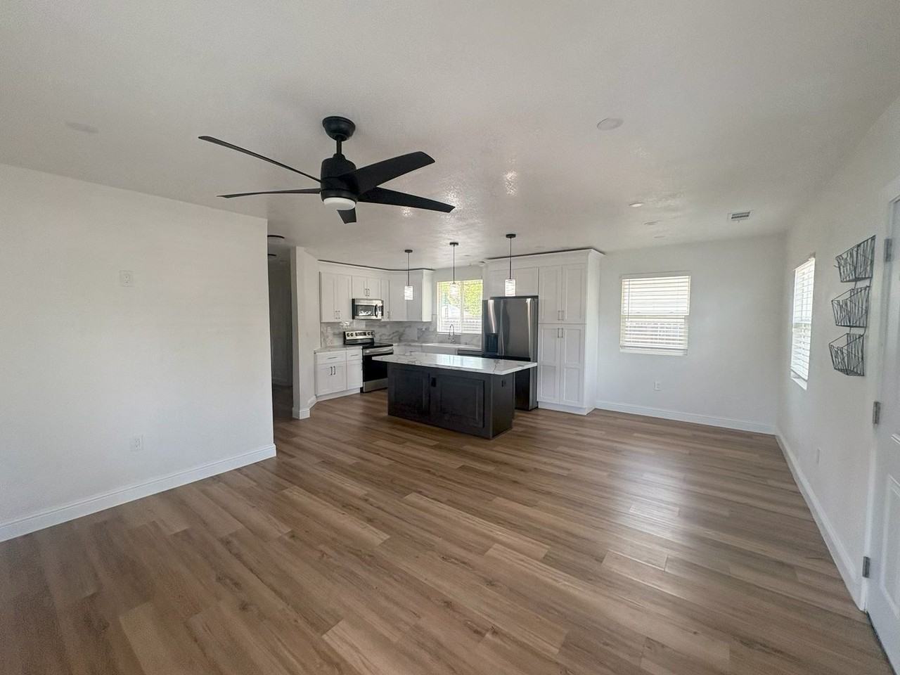 3962 44th St - Photo 2 of 34