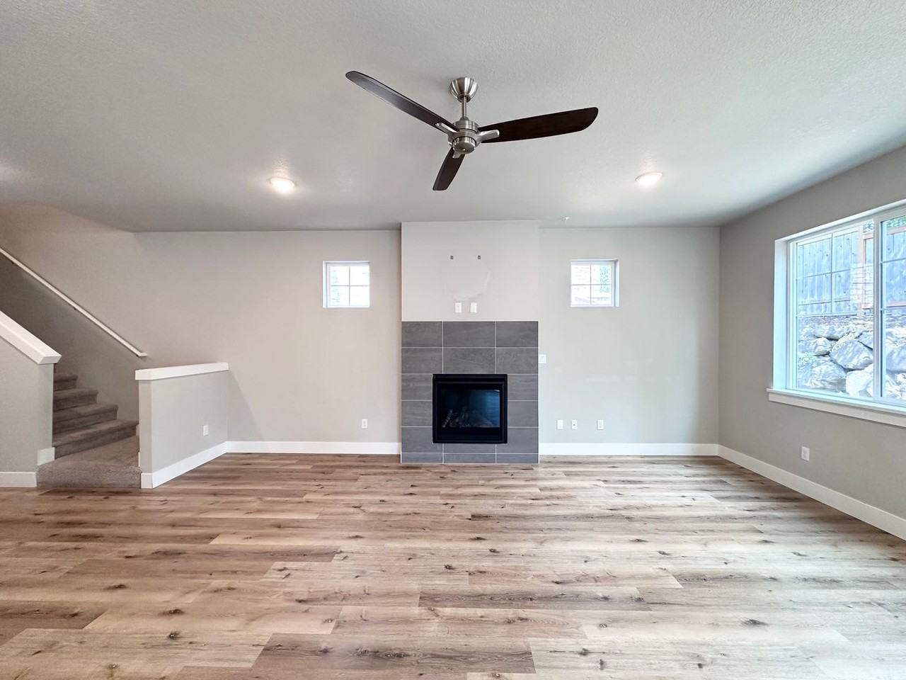 11732 Se Golden Eagle Ln - Photo 2 of 37