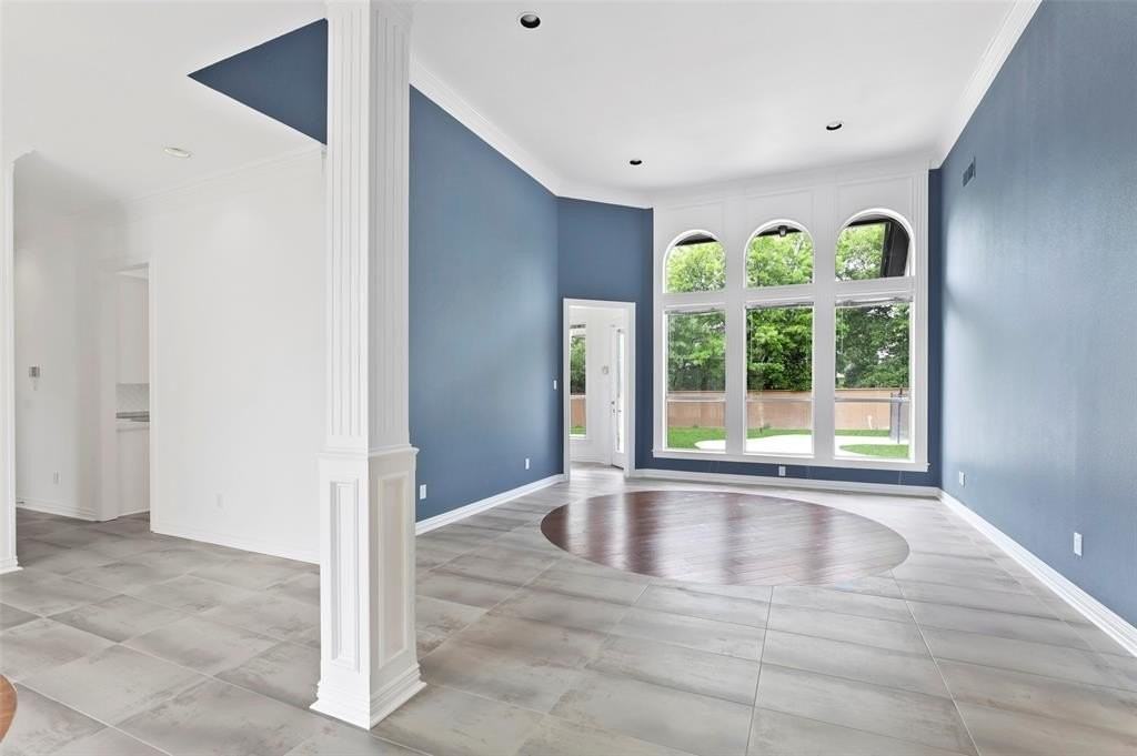 914 Edgemeer Ln - Photo 5 of 36