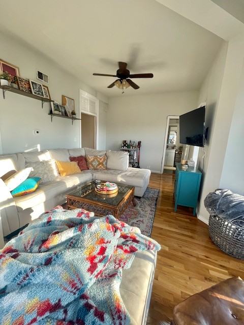 3359 N Southport Ave #4 - Photo 3 of 21