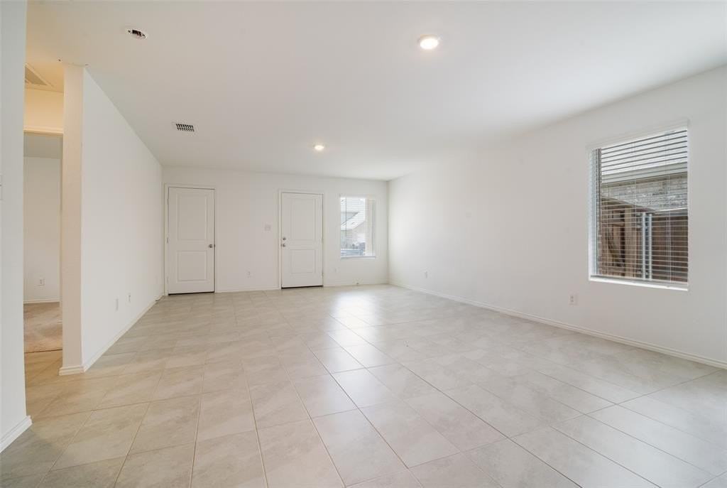 1345 Cider St - Photo 3 of 15