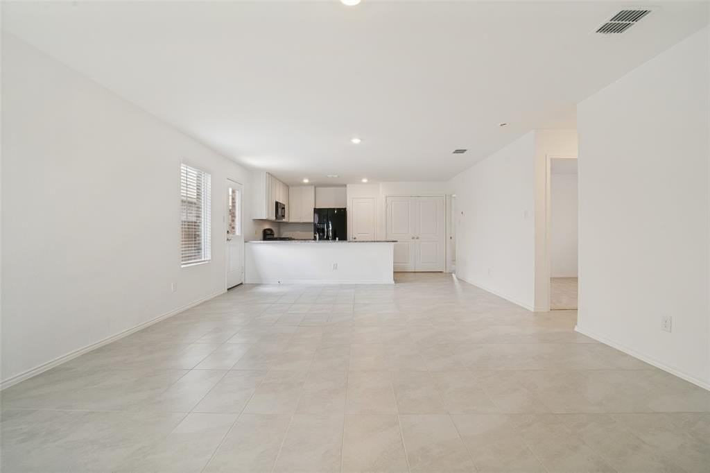 1345 Cider St - Photo 4 of 15