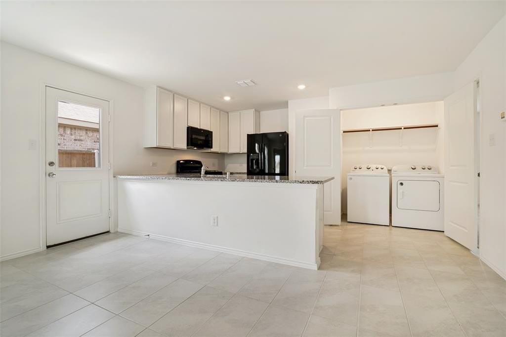 1345 Cider St - Photo 5 of 15