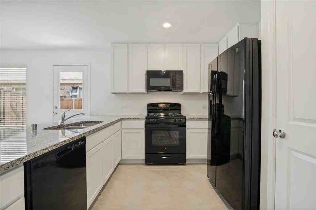 1345 Cider St - Photo 6 of 15