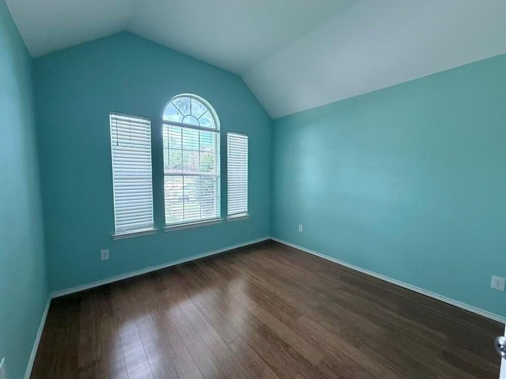 8240 Spring Ridge Dr - Photo 4 of 8