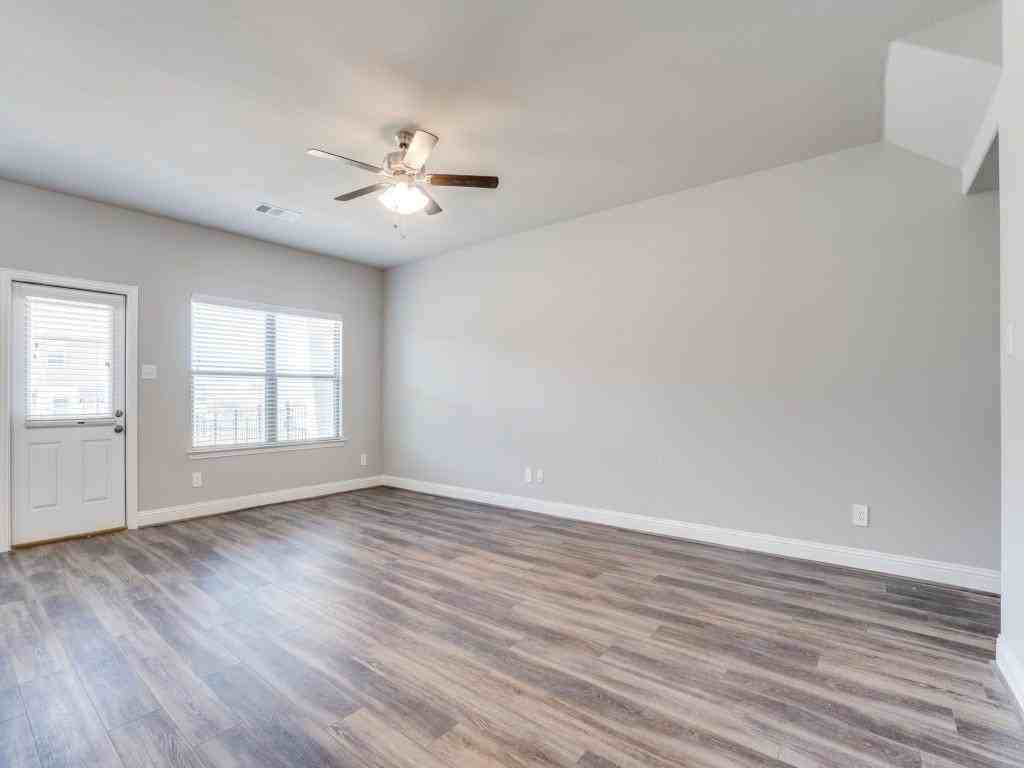 6803 Topaz Dr - Photo 4 of 12
