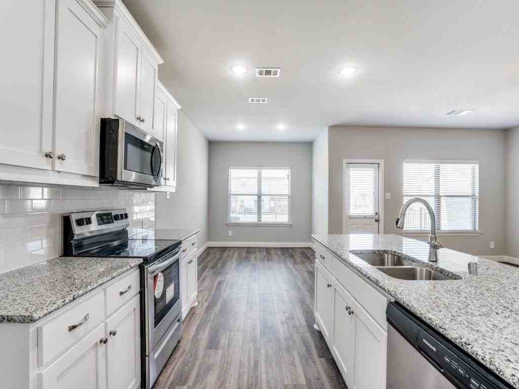 6803 Topaz Dr - Photo 5 of 12