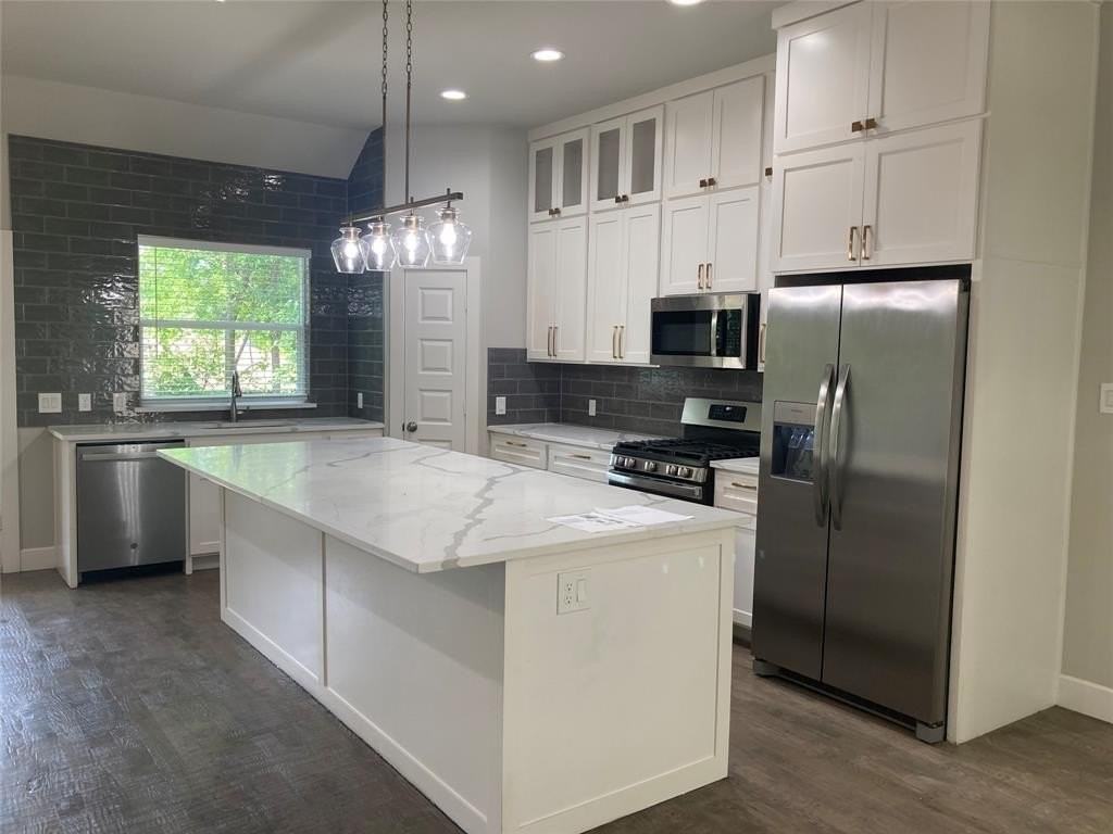 2814 18th St W - Photo 3 of 33