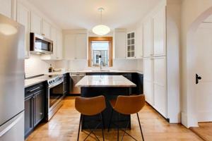 featured image of 926 N Ridgeway Ave