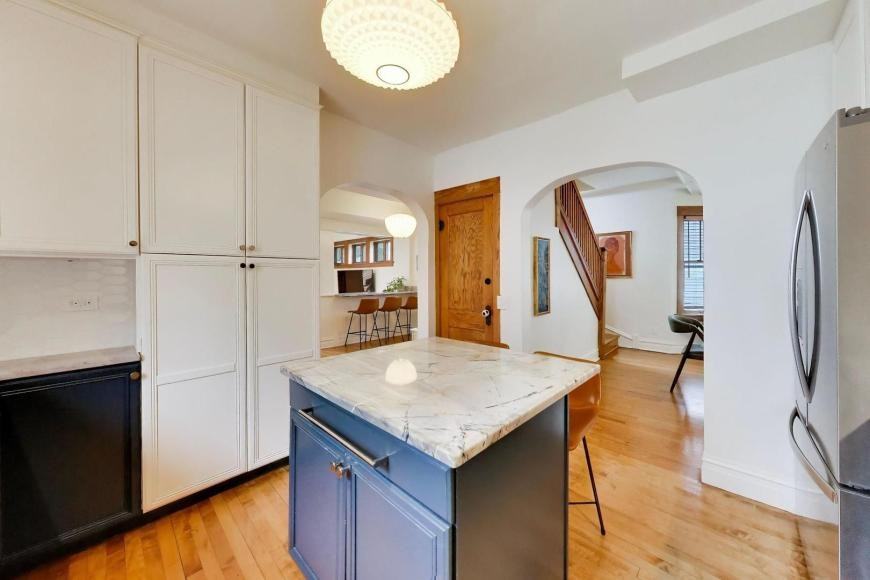 926 N Ridgeway Ave - Photo 2 of 10