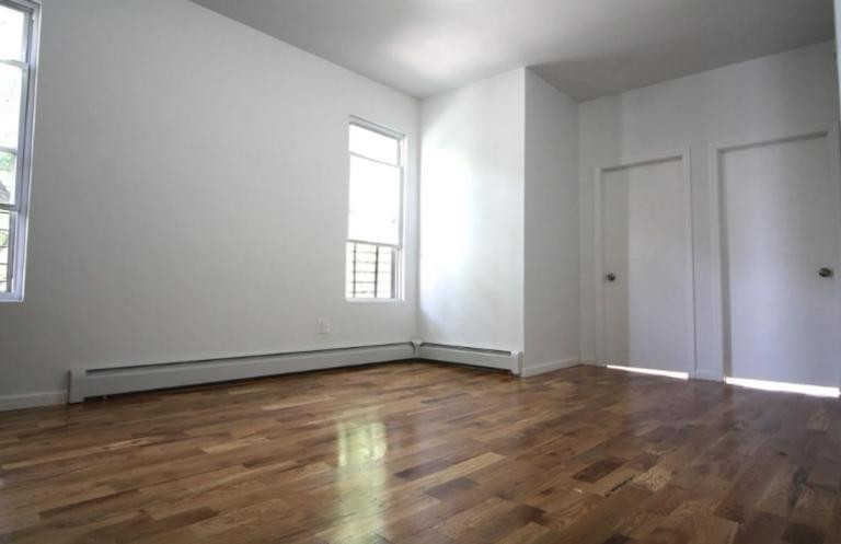 291 Bonner Pl - Photo 5 of 6