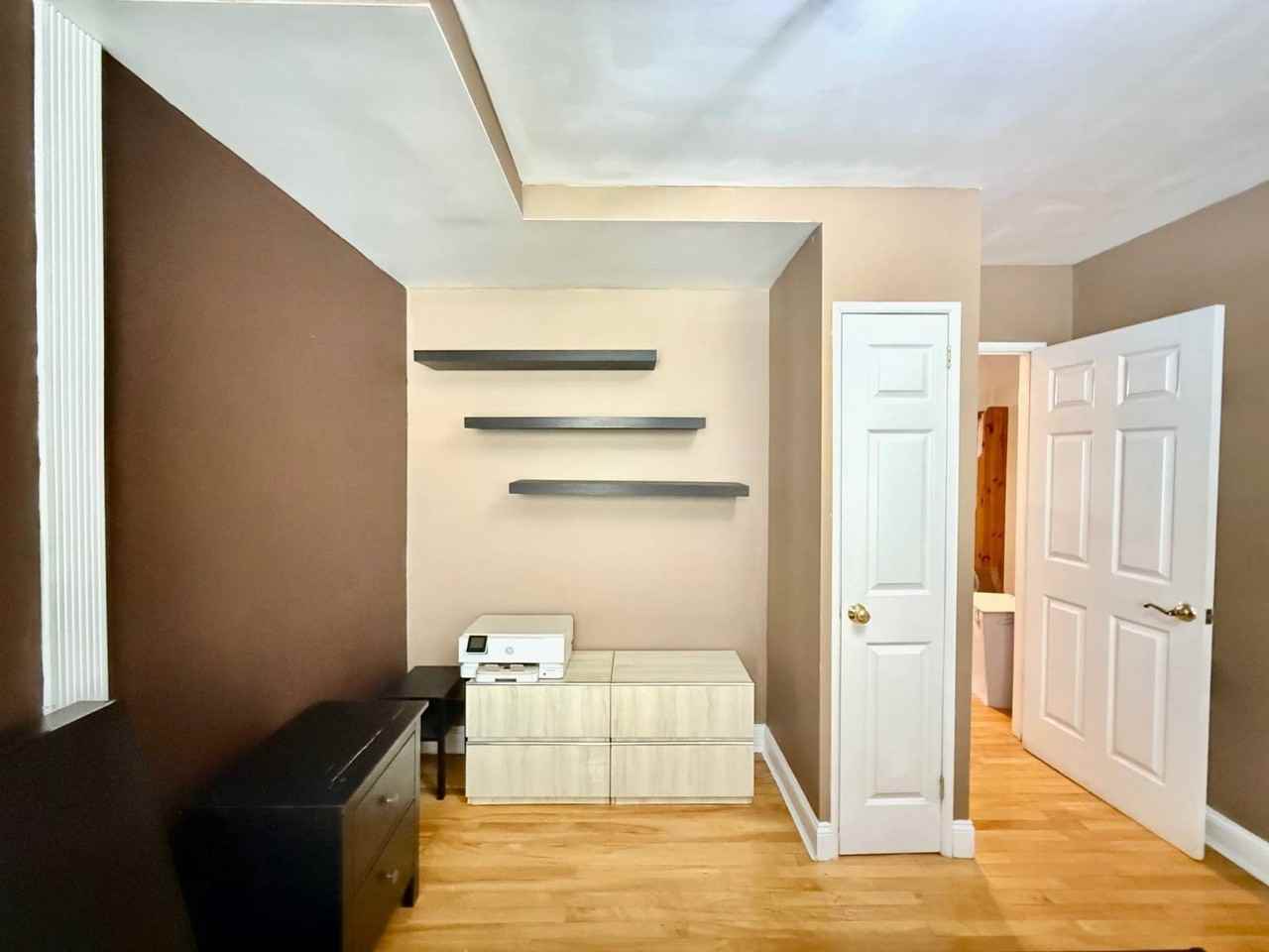 6418 Metropolitan Ave - Photo 7 of 9