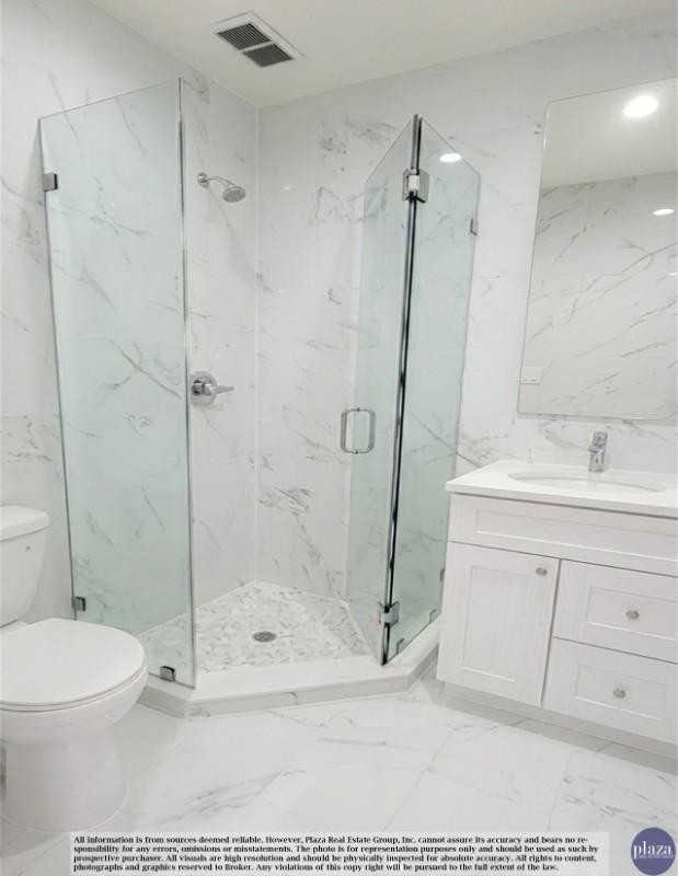 882 Lexington Ave - Photo 5 of 10