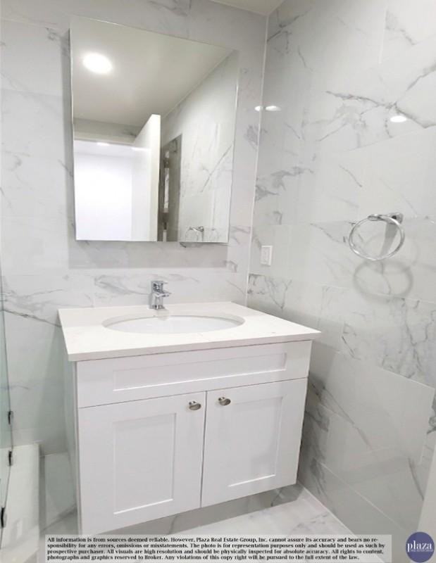 882 Lexington Ave - Photo 6 of 10