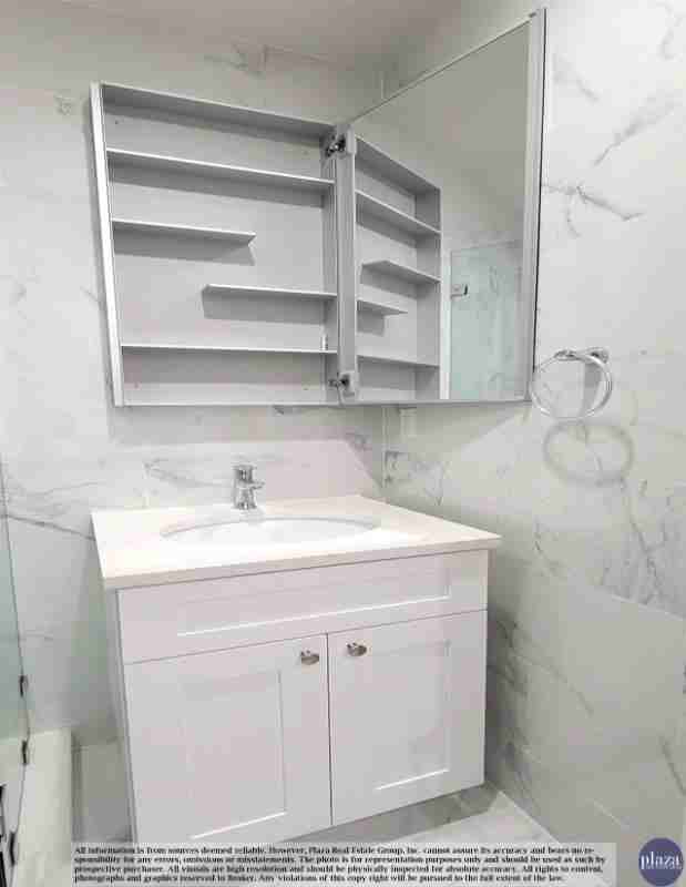 882 Lexington Ave - Photo 7 of 10