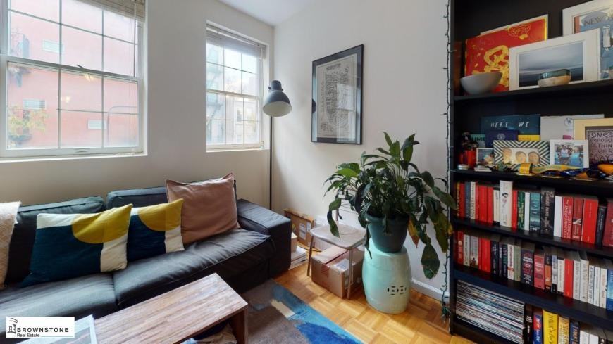 174 Carroll St - Photo 2 of 5