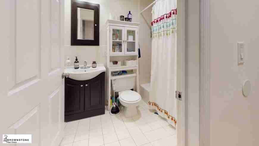 174 Carroll St - Photo 5 of 5