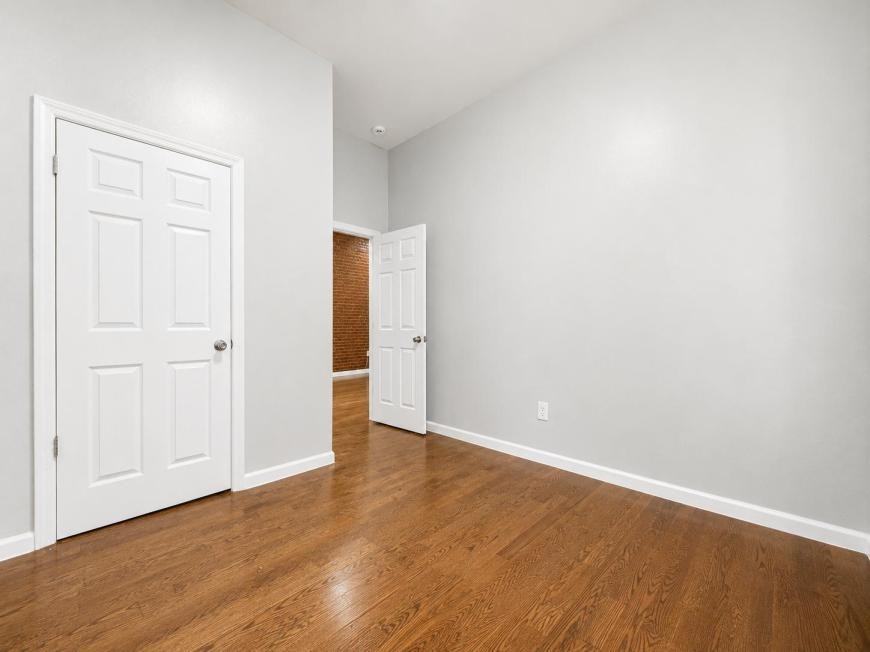 100 Audubon Ave - Photo 6 of 10