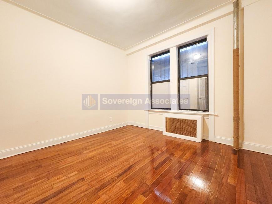 260 Convent Ave - Photo 4 of 10