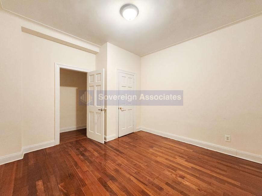 260 Convent Ave - Photo 5 of 10