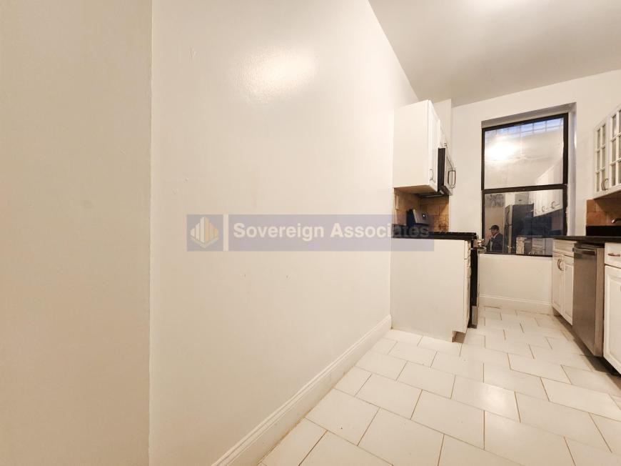260 Convent Ave - Photo 7 of 10