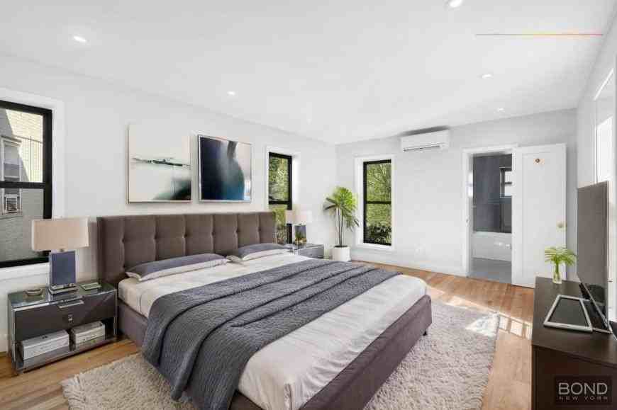 335 Crown St - Photo 3 of 10