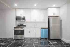 featured image of 49 E 56th St