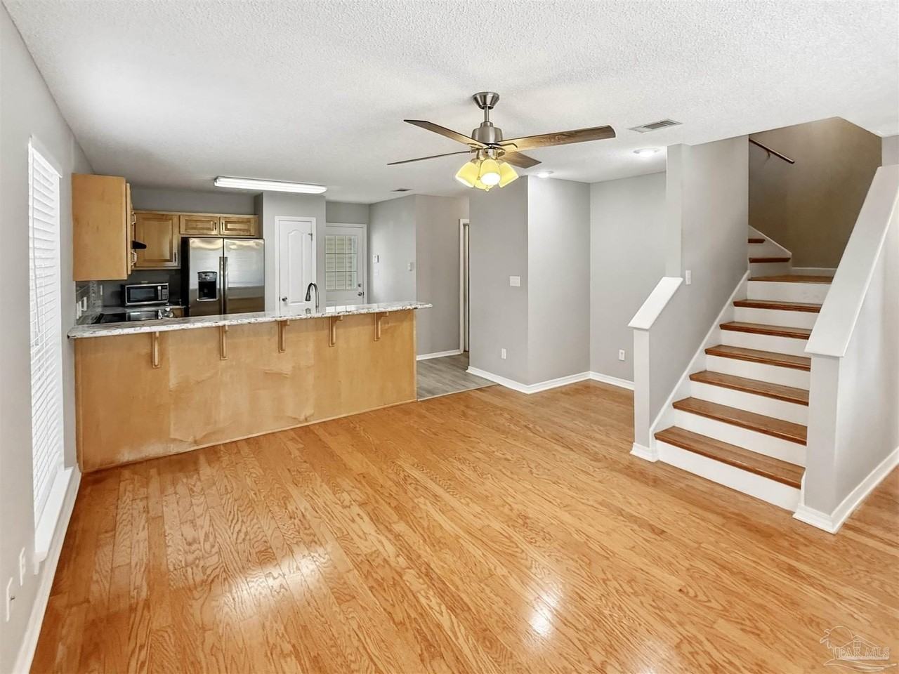2121 Pin High Dr - Photo 3 of 26