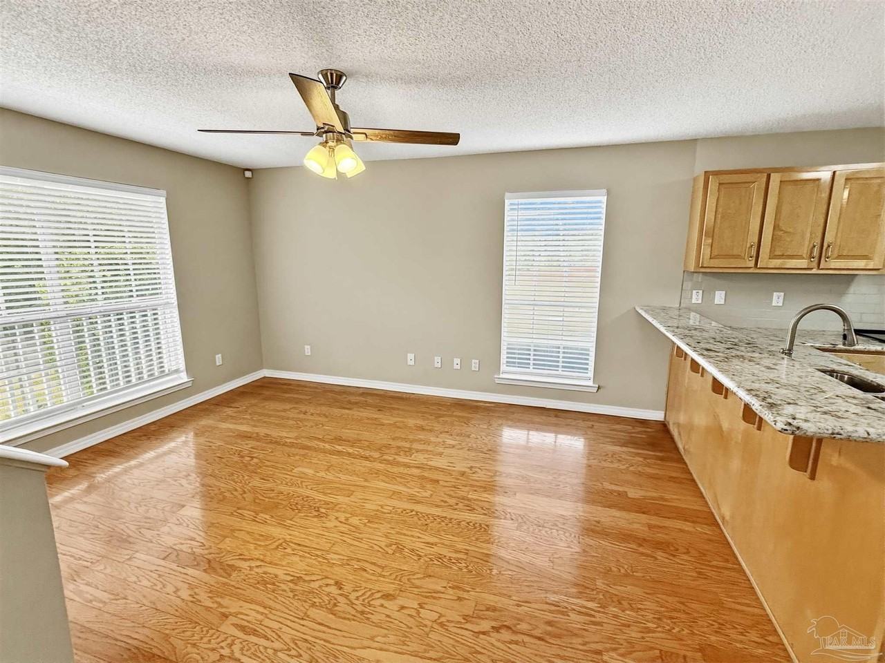 2121 Pin High Dr - Photo 5 of 26