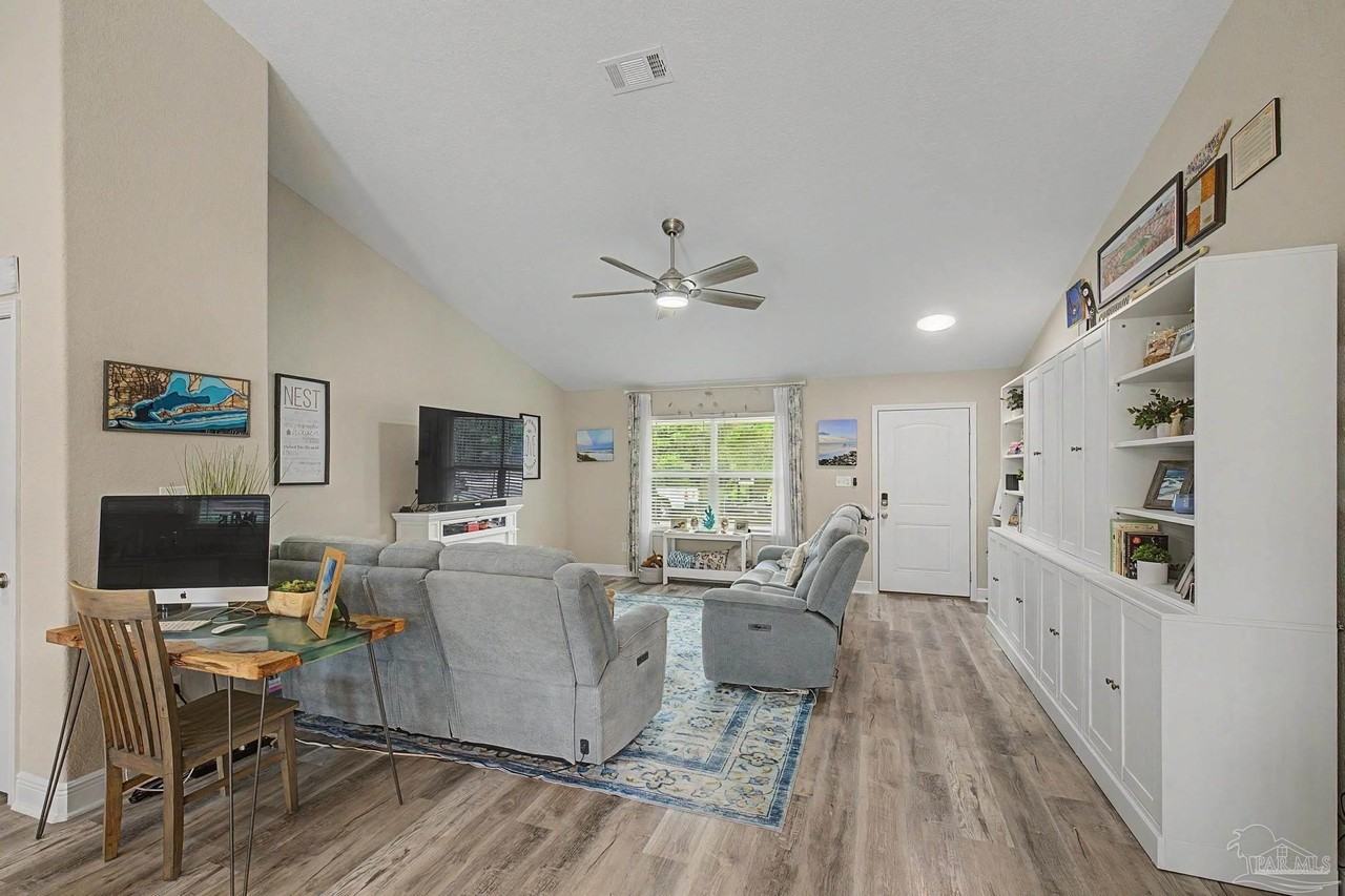 3613 Berkley Ln - Photo 5 of 50