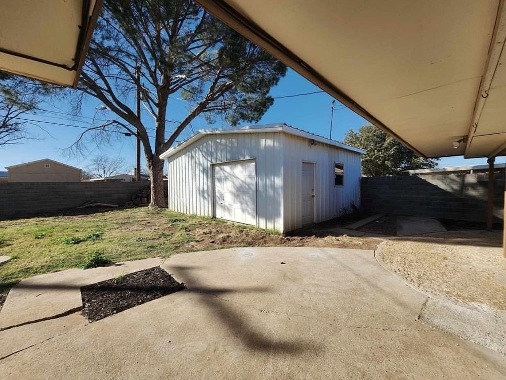 2905 Byron Ave - Photo 2 of 27