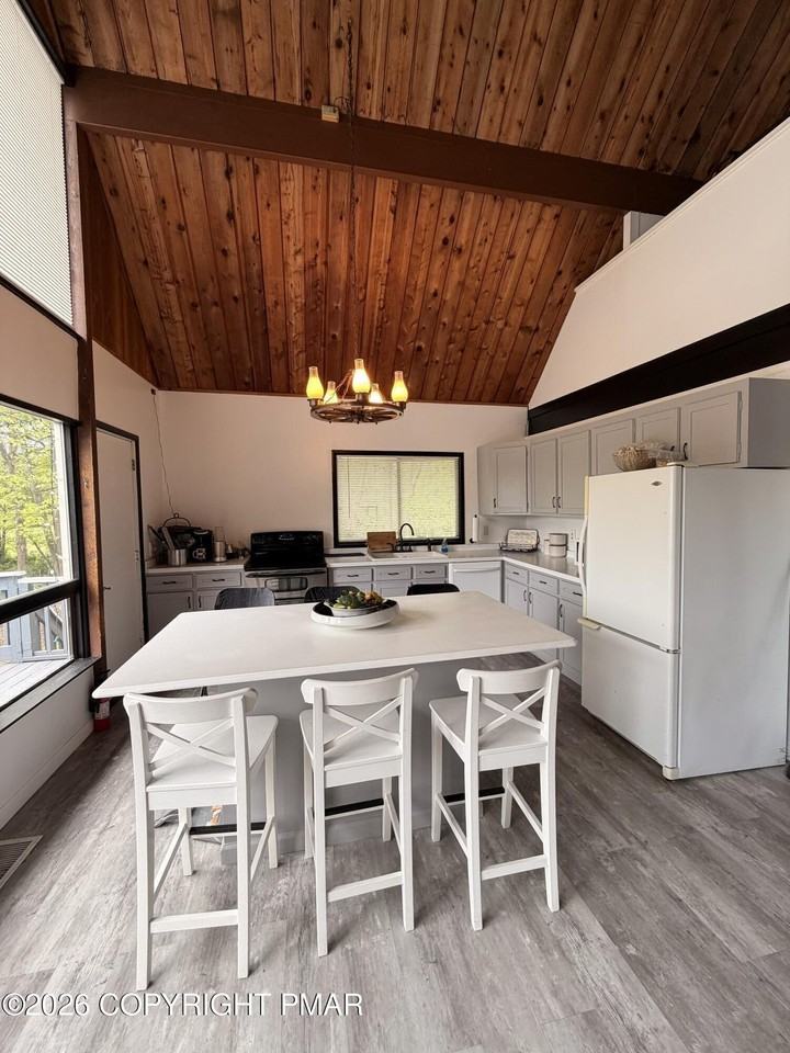 210 Stag Ct - Photo 5 of 11