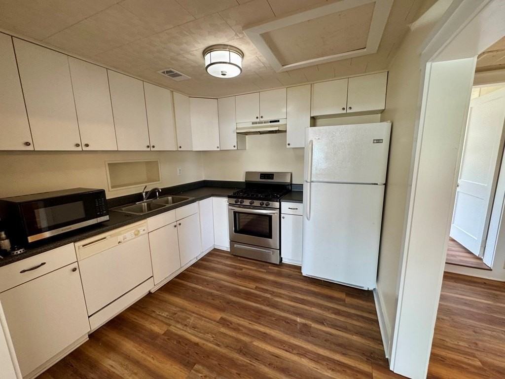 525 8th St #US - Photo 5 of 13