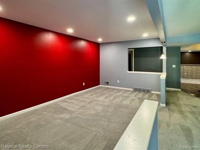 34528 Hawke Dr - Photo 2 of 24